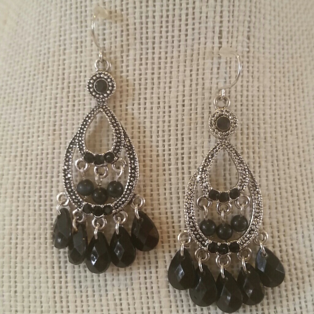 Silvertone dangle earrings w/ beads & rhinestones in black, grey & amber